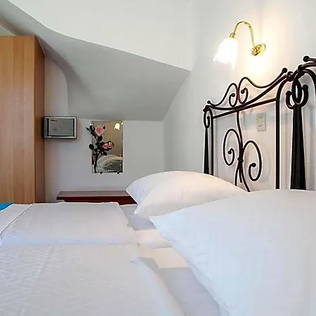 Monambeles 3* Dilinata
